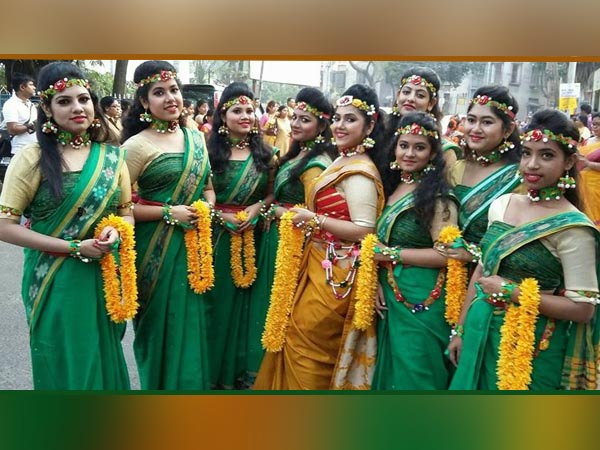 ফাগুন লেগেছে বনে বনে