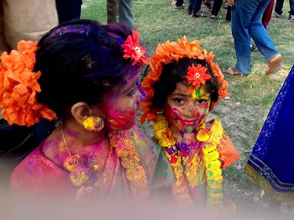 রঙীন আমি কেমন আমি বলো তো তোমরা