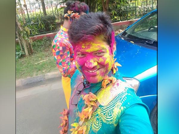 আবিরের সিনালে যখন রঙীন আমি