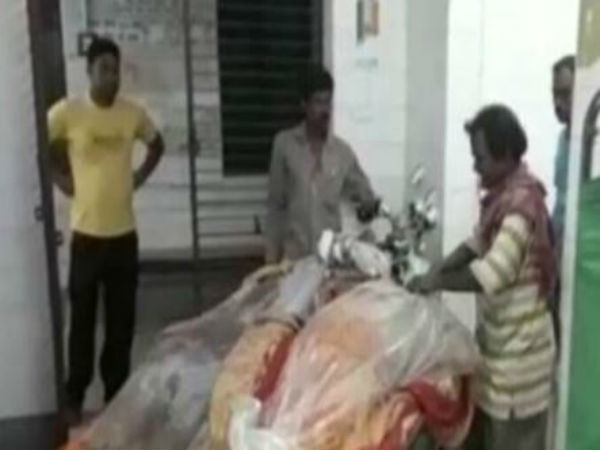 বাড়িতেই অস্বাভাবিক মৃত্যু মেয়ে-স্ত্রীর! পুলিশ দেখে আত্মহত্যার চেষ্টা গৃহকর্তার বাড়িতেই অস্বাভাবিক মৃত্যু মেয়ে-স্ত্রীর! পুলিশ দেখে আত্মহত্যার চেষ্টা গৃহকর্তার