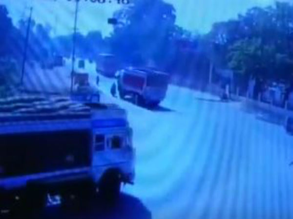 ব্যাপমের পর বালি মাফিয়া! মোদীর দল শাসিত রাজ্যে সাংবাদিক হত্যা দেখুন ভিডিও ব্যাপমের পর বালি মাফিয়া! মোদীর দল শাসিত রাজ্যে সাংবাদিক হত্যা দেখুন ভিডিও