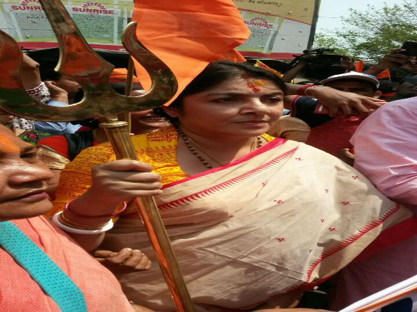 রামপুরহাটে রামনবমীর মিছিল, লকেটের বিরুদ্ধে অস্ত্র আইনে মামলা পুলিশের রামপুরহাটে রামনবমীর মিছিল, লকেটের বিরুদ্ধে অস্ত্র আইনে মামলা পুলিশের