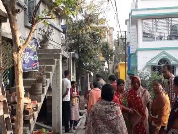 মধ্যমগ্রামে রহস্যজনক খুন তৃণমূল কাউন্সিলরের শাশুড়ি, দেখুন ভিডিও মধ্যমগ্রামে রহস্যজনক খুন তৃণমূল কাউন্সিলরের শাশুড়ি, দেখুন ভিডিও