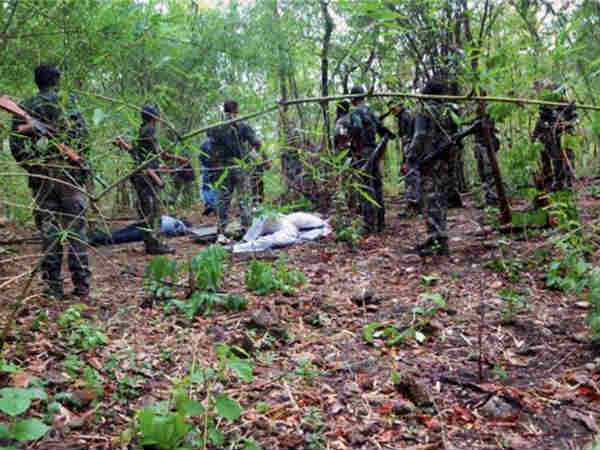 বিজাপুরে সীমান্ত এলাকায় পুলিশের এনকাউন্টারে নিকেশ ১২ মাওবাদী বিজাপুরে সীমান্ত এলাকায় পুলিশের এনকাউন্টারে নিকেশ ১২ মাওবাদী