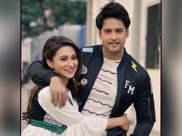 শহর জুড়ে 'চুমু'-র মরশুম, সোশ্যাল মিডিয়ায় তুফান তুলে মিমি-র বোমা শহর জুড়ে 'চুমু'-র মরশুম, সোশ্যাল মিডিয়ায় তুফান তুলে মিমি-র বোমা