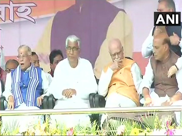 একমঞ্চে মোদী-মানিক, ত্রিপুরার মঞ্চে নতুন ইতিহাস একমঞ্চে মোদী-মানিক, ত্রিপুরার মঞ্চে নতুন ইতিহাস