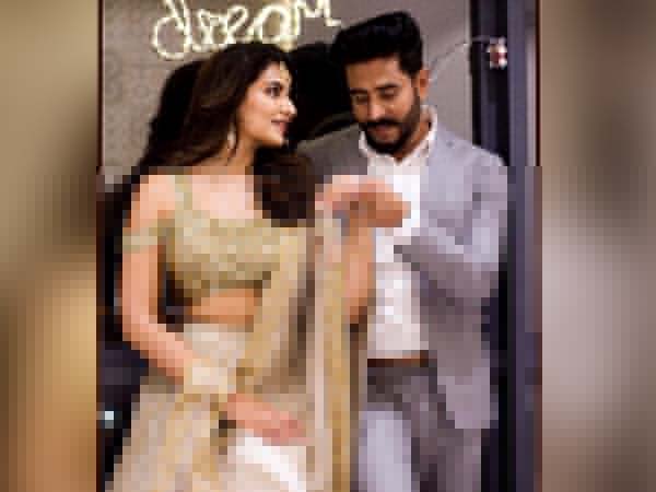 শহর জুড়ে 'চুমু'-র মরশুম, সোশ্যাল মিডিয়ায় তুফান তুলে মিমি-র বোমা শহর জুড়ে 'চুমু'-র মরশুম, সোশ্যাল মিডিয়ায় তুফান তুলে মিমি-র বোমা