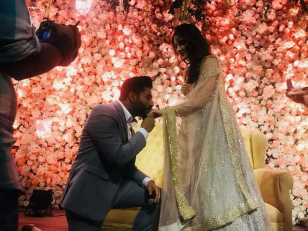 আনন্দপুরের ফ্ল্যাটে রাজ-শুভশ্রীর আংটি বদল, দেখুন ভিডিও আনন্দপুরের ফ্ল্যাটে রাজ-শুভশ্রীর আংটি বদল, দেখুন ভিডিও