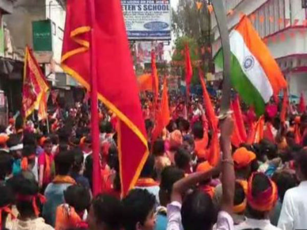শেষ পর্যন্ত রক্ত ঝড়ল রামনবমীতে! রাজ্যে সংঘর্ষে মৃত ১ শেষ পর্যন্ত রক্ত ঝড়ল রামনবমীতে! রাজ্যে সংঘর্ষে মৃত ১
