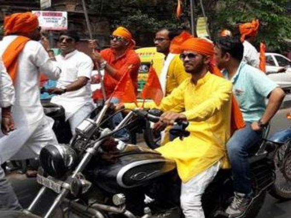 রামনবমীর মিছিল ঘিরে উত্তেজনা সল্টলেকে! হাওড়ায় অস্ত্র মিছিল বিজেপির রামনবমীর মিছিল ঘিরে উত্তেজনা সল্টলেকে! হাওড়ায় অস্ত্র মিছিল বিজেপির