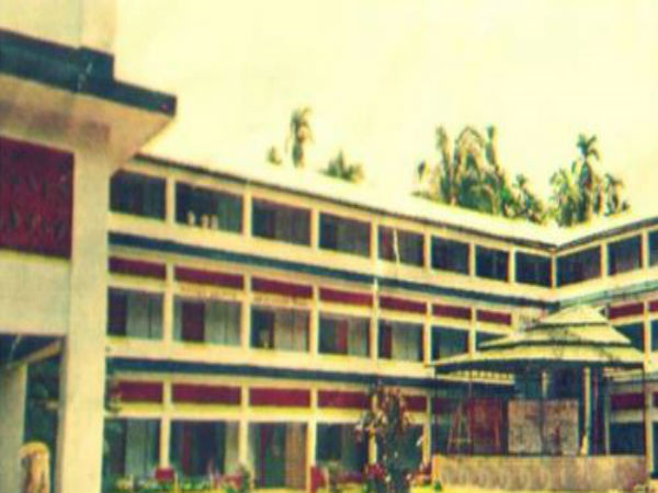 মাধ্যমিকের প্রশ্ন-জালিয়াতিকাণ্ডে শাস্তির মুখে প্রধান শিক্ষক! চাপ বাড়ল সহকারীর এফআইআর-এ মাধ্যমিকের প্রশ্ন-জালিয়াতিকাণ্ডে শাস্তির মুখে প্রধান শিক্ষক! চাপ বাড়ল সহকারীর এফআইআর-এ