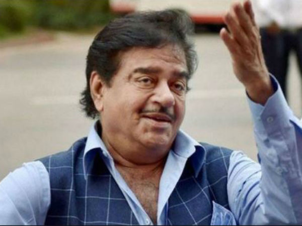 নিশানায় মোদীর দম্ভ থেকে বিজেপি নেতৃত্ব, টুইট-বান শত্রুঘ্নর নিশানায় মোদীর দম্ভ থেকে বিজেপি নেতৃত্ব, টুইট-বান শত্রুঘ্নর
