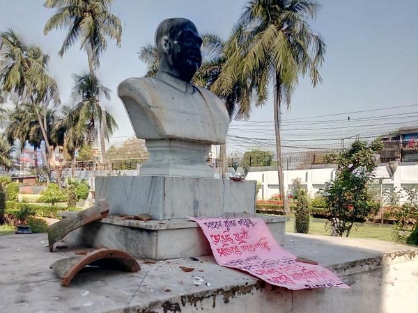 গেরুয়া ডায়েরিতে লেখা আছে সব ‘অপরাধ’! ক্ষমতায় এলেই বদলা, হুঁশিয়ারি বিজেপি নেতার গেরুয়া ডায়েরিতে লেখা আছে সব ‘অপরাধ’! ক্ষমতায় এলেই বদলা, হুঁশিয়ারি বিজেপি নেতার