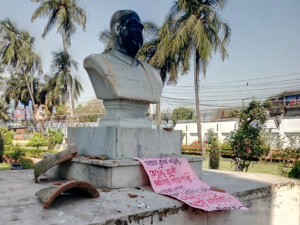 শ্যামাপ্রসাদের মূর্তি ভাঙায় গর্জে উঠল বিজেপি শ্যামাপ্রসাদের মূর্তি ভাঙায় গর্জে উঠল বিজেপি