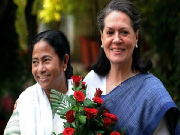 ফেডারেল ফ্রন্ট নয়, লড়তে হবে রাহুলের নেতৃত্বেই! মমতাকে আর কী বললেন সনিয়া গান্ধী ফেডারেল ফ্রন্ট নয়, লড়তে হবে রাহুলের নেতৃত্বেই! মমতাকে আর কী বললেন সনিয়া গান্ধী
