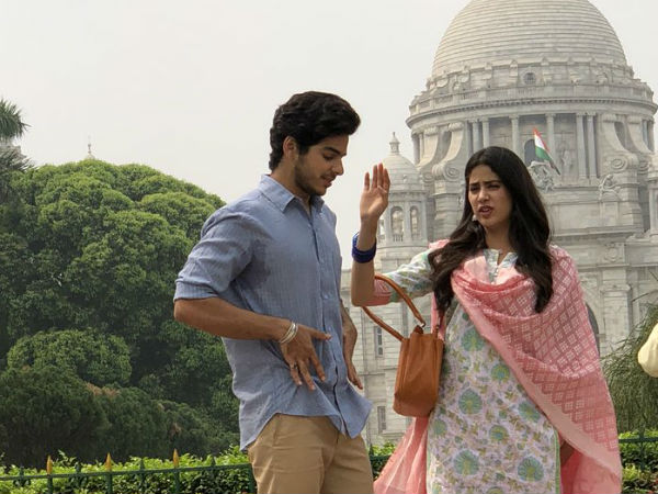 ভিক্টোরিয়ায় শ্যুটিং এর ফাঁকে ক্যামেরাবন্দি জাহ্নবী-ঈশান, দেখুন কিছু ছবি ভিক্টোরিয়ায় শ্যুটিং এর ফাঁকে ক্যামেরাবন্দি জাহ্নবী-ঈশান, দেখুন কিছু ছবি