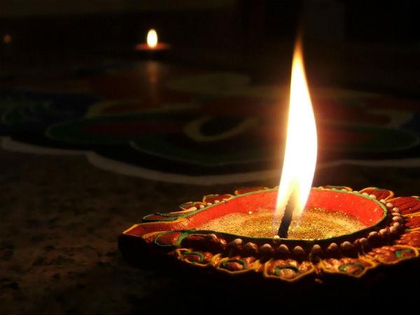 এই বাঙালির হাত ধরে এবারের দিওয়ালিতে ধোঁয়া মুক্ত বাজি, জেনে নিন বিস্তারিত এই বাঙালির হাত ধরে এবারের দিওয়ালিতে ধোঁয়া মুক্ত বাজি, জেনে নিন বিস্তারিত