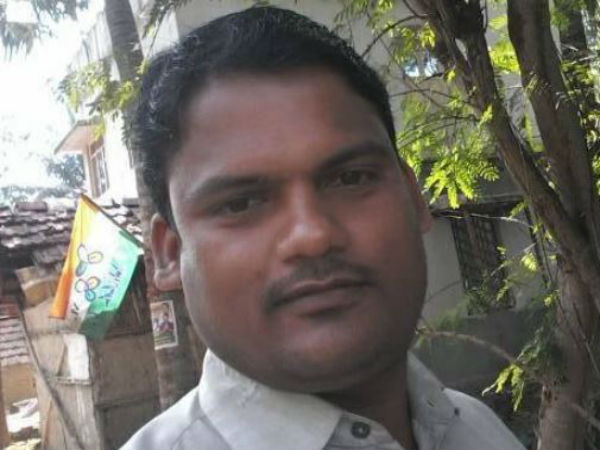 রাস্তায় দাঁড়িয়ে উন্নয়ন! শিকার শাসকদলের এই যুবনেতাও রাস্তায় দাঁড়িয়ে উন্নয়ন! শিকার শাসকদলের এই যুবনেতাও