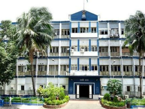পুলিশের সদর দফতরে হঠাৎই চলল গুলি! আশঙ্কাজনক এএসআই ভর্তি হাসপাতালে পুলিশের সদর দফতরে হঠাৎই চলল গুলি! আশঙ্কাজনক এএসআই ভর্তি হাসপাতালে