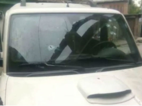প্রকাশ্য দিবালোকে কাশ্মীরে প্রাক্তন কংগ্রেস নেতাকে গুলি করে হত্যা প্রকাশ্য দিবালোকে কাশ্মীরে প্রাক্তন কংগ্রেস নেতাকে গুলি করে হত্যা