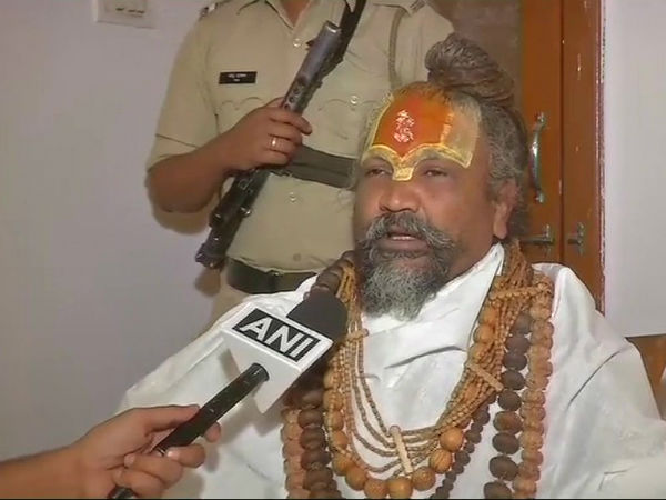 কম্পিউটার বাবা সমেত একাধিক ধর্মগুরু জায়গা পেলেন বিজেপি মন্ত্রিসভায় কম্পিউটার বাবা সমেত একাধিক ধর্মগুরু জায়গা পেলেন বিজেপি মন্ত্রিসভায়