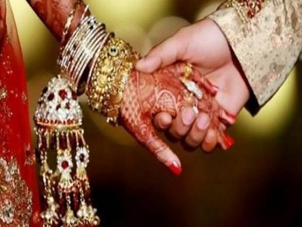 যোগীর রাজ্যে বাইক চালিয়ে সোজা বিয়ের আসরে যুবক! তারপর যা হল যোগীর রাজ্যে বাইক চালিয়ে সোজা বিয়ের আসরে যুবক! তারপর যা হল