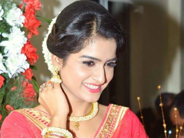 বোঝে না সে বোঝে না সিরিয়ালের এই অভিনেত্রী এখন রেস্তোরাঁর মালকিনও বোঝে না সে বোঝে না সিরিয়ালের এই অভিনেত্রী এখন রেস্তোরাঁর মালকিনও