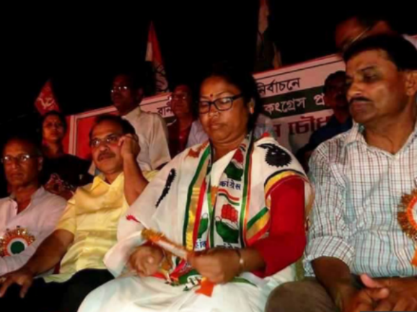 ফের অধীর-গড়ে আক্রান্ত কংগ্রেস বিধায়ক, রাস্তায় বসে তৃণমূলী হামলার প্রতিবাদ ফের অধীর-গড়ে আক্রান্ত কংগ্রেস বিধায়ক, রাস্তায় বসে তৃণমূলী হামলার প্রতিবাদ