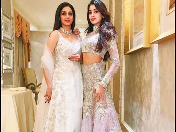 মা শ্রীদেবীকে স্মরণ করে সোনমের বিয়েতে এই কাজটি করতে চলেছেন জাহ্নবী মা শ্রীদেবীকে স্মরণ করে সোনমের বিয়েতে এই কাজটি করতে চলেছেন জাহ্নবী