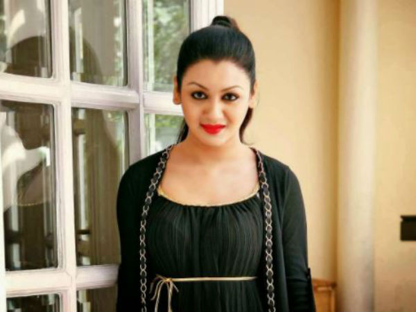 বাংলাদেশে ফিরেই এই খাবারগুলি খেতে চান জয়া! আর যা জানালেন অভিনেত্রী বাংলাদেশে ফিরেই এই খাবারগুলি খেতে চান জয়া! আর যা জানালেন অভিনেত্রী