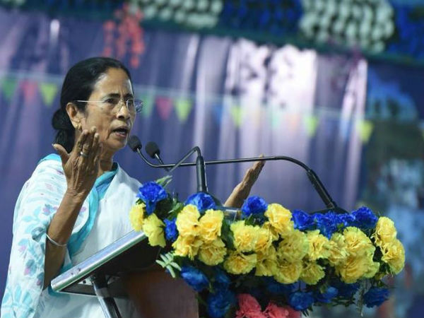 পঞ্চায়েত ভোটের মুখে কেবল অপারেটরদের জন্য সুখবর, হাত জড়ো করে বার্তা মমতার পঞ্চায়েত ভোটের মুখে কেবল অপারেটরদের জন্য সুখবর, হাত জড়ো করে বার্তা মমতার