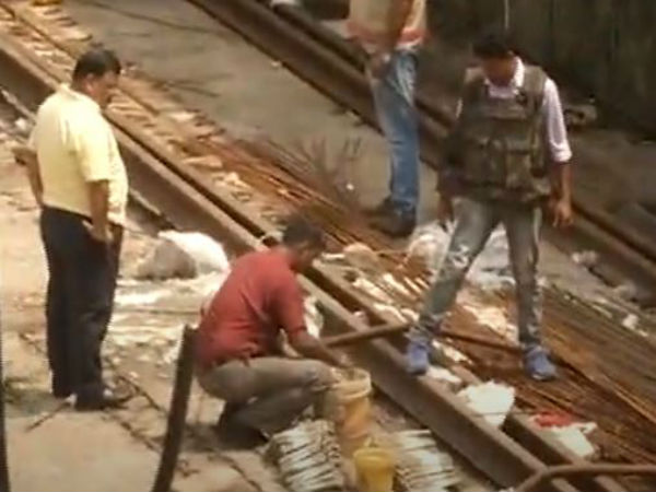 মেট্রোর লাইনে বিস্ফোরক! আতঙ্ক সুভাষ সরোবর এলাকায় মেট্রোর লাইনে বিস্ফোরক! আতঙ্ক সুভাষ সরোবর এলাকায়