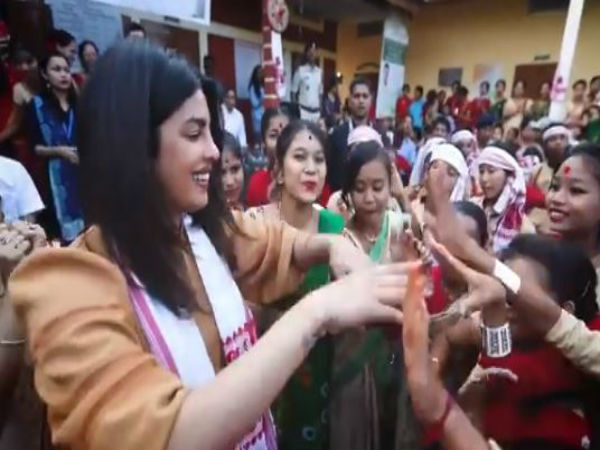 অসমে গিয়ে বিহুর তালে পা মেলালেন এই অভিনেত্রী, জেনে নিন বিস্তারিত অসমে গিয়ে বিহুর তালে পা মেলালেন এই অভিনেত্রী, জেনে নিন বিস্তারিত