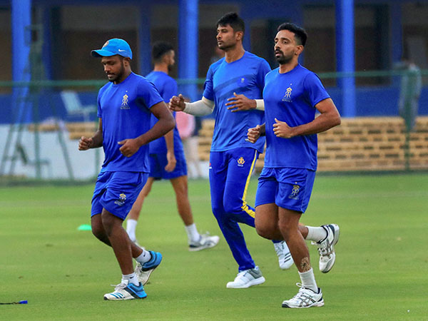 কঠিন বাধার সামনে আইপিএল শুরু করছে রাজস্থান ও হায়দরাবাদ! কাদের পাল্লা ভারী, পড়ুন প্রিভিউ রিপোর্ট কঠিন বাধার সামনে আইপিএল শুরু করছে রাজস্থান ও হায়দরাবাদ! কাদের পাল্লা ভারী, পড়ুন প্রিভিউ রিপোর্ট