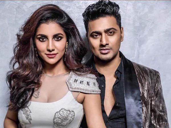 দেবের হইচই ঘিরে বিতর্ক ! তারকা অভিনেত্রীকে সরিয়ে জায়গা করলেন রুক্মিনী দেবের হইচই ঘিরে বিতর্ক ! তারকা অভিনেত্রীকে সরিয়ে জায়গা করলেন রুক্মিনী