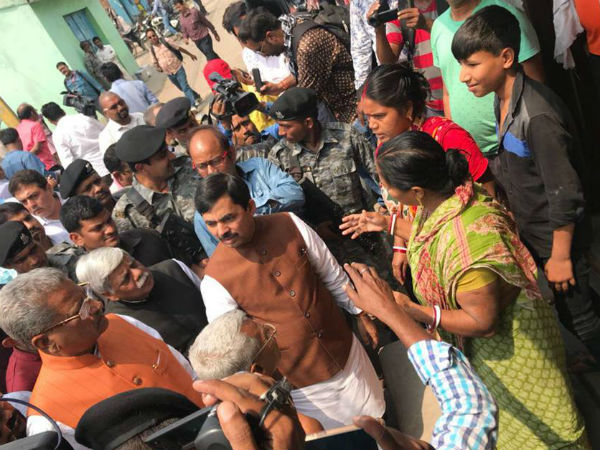 ধাক্কা খেয়েও অঙ্গে জোট রক্ষার বার্তা, বঙ্গে মমতার সমালোচনায় মুখর শাহনওয়াজ ধাক্কা খেয়েও অঙ্গে জোট রক্ষার বার্তা, বঙ্গে মমতার সমালোচনায় মুখর শাহনওয়াজ