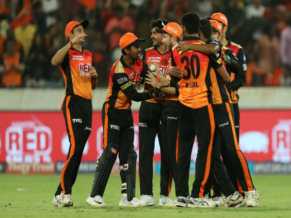 ঘরের মাঠে ফের অসাধারণ বোলিংয়ে পঞ্জাবকে হারিয়ে দিল হায়দরাবাদ ঘরের মাঠে ফের অসাধারণ বোলিংয়ে পঞ্জাবকে হারিয়ে দিল হায়দরাবাদ
