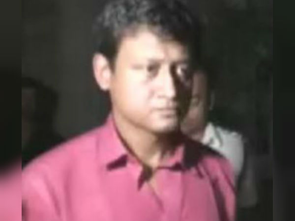 বাড়িতে আরও একটি ফ্রিজার! তাহলে কি বাবার জন্যও বন্দোবস্ত করে রেখেছিলেন শুভব্রত বাড়িতে আরও একটি ফ্রিজার! তাহলে কি বাবার জন্যও বন্দোবস্ত করে রেখেছিলেন শুভব্রত