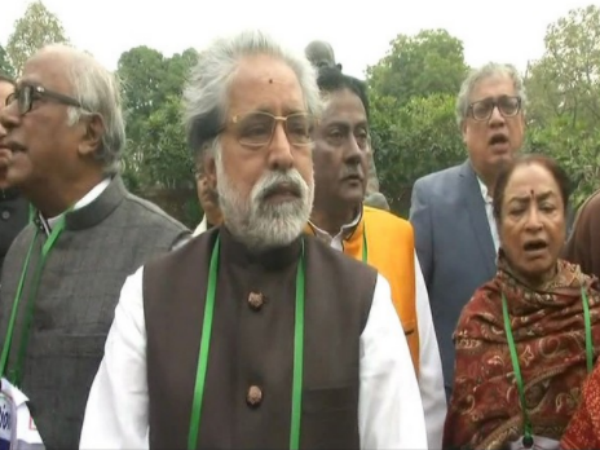 রাজ্য প্রশাসনে হস্তক্ষেপ রাজ্যপালের! নয়াদিল্লিতে রাজনাথ সকাশে তৃণমূল সাংসদরা রাজ্য প্রশাসনে হস্তক্ষেপ রাজ্যপালের! নয়াদিল্লিতে রাজনাথ সকাশে তৃণমূল সাংসদরা