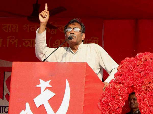 আরএসএস-কে ‘আশ্রয়’ করতে চাইছে সিপিএম, শত্রু এখন ‘বন্ধু’ আরএসএস-কে ‘আশ্রয়’ করতে চাইছে সিপিএম, শত্রু এখন ‘বন্ধু’