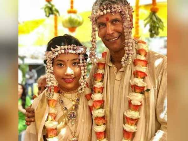 চলে গেল মিলিন্দের এলিজেবল ব্যাচেলার ট্যাগ! বিয়ে করলেন অঙ্কিতাকে, দেখুন ছবি ও ভিডিও চলে গেল মিলিন্দের এলিজেবল ব্যাচেলার ট্যাগ! বিয়ে করলেন অঙ্কিতাকে, দেখুন ছবি ও ভিডিও