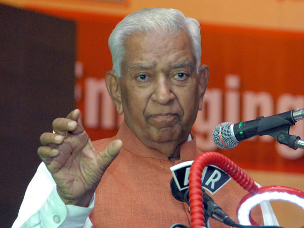 কর্ণাটকে সরকার গঠন নিয়ে দড়ি টানাটানি? উল্লেখযোগ্য ভূমিকা মোদীর রাজ্যের এই ব্যক্তির কর্ণাটকে সরকার গঠন নিয়ে দড়ি টানাটানি? উল্লেখযোগ্য ভূমিকা মোদীর রাজ্যের এই ব্যক্তির