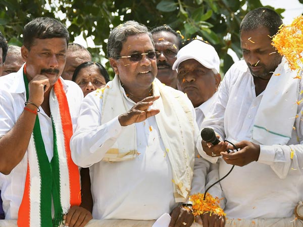 মোদী স্তুতি সিদ্দারামাইয়ার