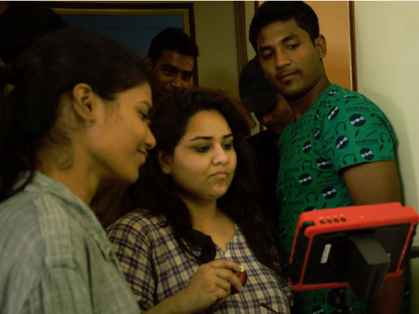 ৪ মাসে ৮টি শর্টফিল্ম, এক অন্য রূপকথার কাহিনি লিখল সেলিম-শিখা-মণীষরা, চিন্তায় পড়তে পারে টলিউড ৪ মাসে ৮টি শর্টফিল্ম, এক অন্য রূপকথার কাহিনি লিখল সেলিম-শিখা-মণীষরা, চিন্তায় পড়তে পারে টলিউড