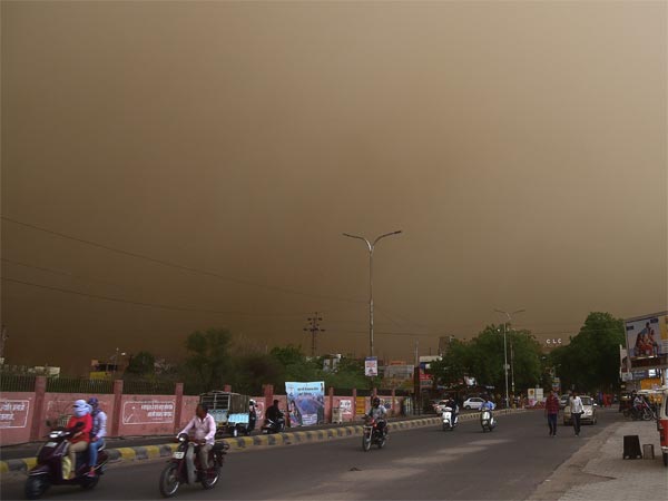 দিল্লিতে সতর্কবার্তা