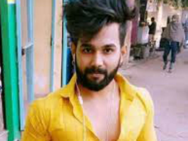 ভালবাসার ইফতার! আয়োজনে ভিন্ন ধর্মে প্রেমের অভিযোগে খুন হওয়া যুবকের বাবা ভালবাসার ইফতার! আয়োজনে ভিন্ন ধর্মে প্রেমের অভিযোগে খুন হওয়া যুবকের বাবা