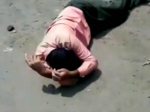 নির্বাচন ঘিরে ধুন্ধুমার দুর্গাপুরে, বিজেপি-সিপিএম সংঘর্ষে রণক্ষেত্র এলাকা, দেখুন ভিডিও নির্বাচন ঘিরে ধুন্ধুমার দুর্গাপুরে, বিজেপি-সিপিএম সংঘর্ষে রণক্ষেত্র এলাকা, দেখুন ভিডিও