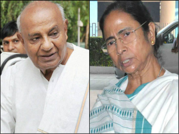 ফোনে বার্তা দেবেগৌড়াকে, মোদীকে রুখতে কংগ্রেসের হয়ে আসরে নামলেন মমতা ফোনে বার্তা দেবেগৌড়াকে, মোদীকে রুখতে কংগ্রেসের হয়ে আসরে নামলেন মমতা