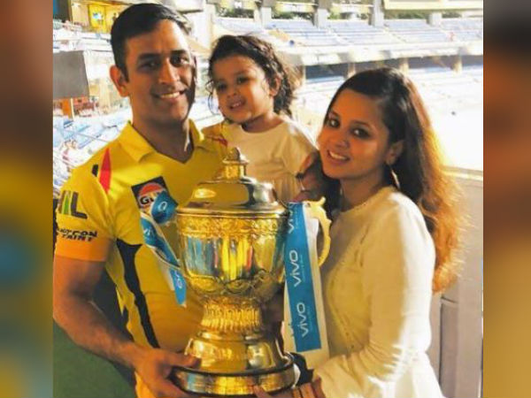 আইপিএল ট্রফি নিয়ে কী মত জিভার, ফাঁস করলেন ধোনি আইপিএল ট্রফি নিয়ে কী মত জিভার, ফাঁস করলেন ধোনি