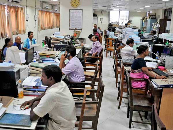 সরকারি হোন বা বেসরকারি চাকুরে, মাইনে পেতে এমাসে কালঘাম ছুটবে, জেনে নিন কেন সরকারি হোন বা বেসরকারি চাকুরে, মাইনে পেতে এমাসে কালঘাম ছুটবে, জেনে নিন কেন